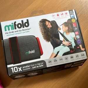 Mifold booster seat